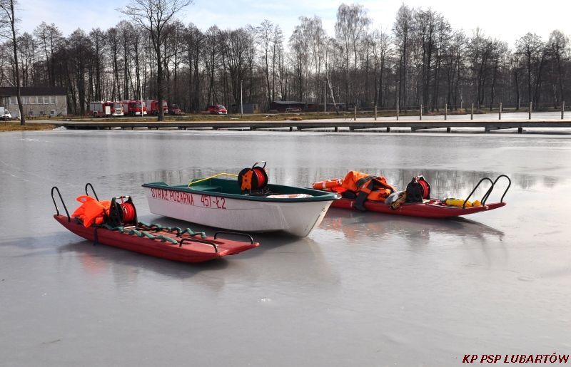 mt_gallery: Ćwiczenia z ratownictwa lodowego nad jeziorem Firlej.