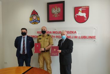 Lubelski Komendant Wojewódzki oraz przedstawiciele Zarządu Lubelskiego Oddziału Okręgowego PCK w Lublinie
