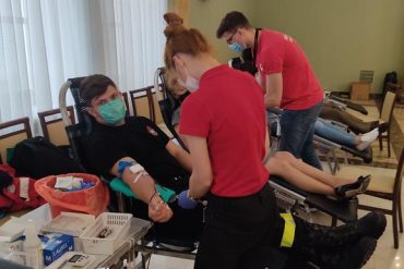 Strażacy honorowo oddają krew