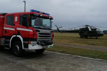 Strażacy PSP oraz OSP zabezpieczają starty i lądowania śmigłowców