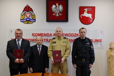 Spotkanie w sprawie podpisania porozumienia między Komendą Wojewódzką Państwowej Straży Pożarnej a Wodnym Ochotniczym Pogotowiem Ratunkowym