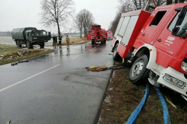 Wypadek średniego samochodu ratowniczo-gaśniczego