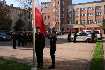 Uroczysty apel z okazji Dnia Flagi Rzeczypospolitej Polskiej