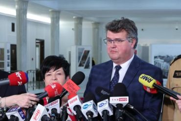 konferencja prasowa w Sejmie dotycząca przyznania środków finansowych na rzecz Młodzieżowych Drużyn Pożarniczych OSP