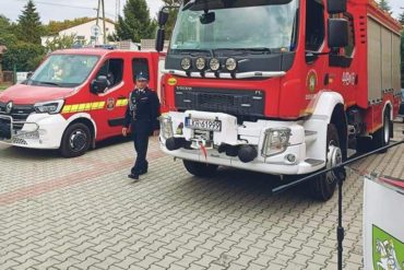Przekazanie dwóch pojazdów pożarniczych dla jednostek Ochotniczych Straży Pożarnych