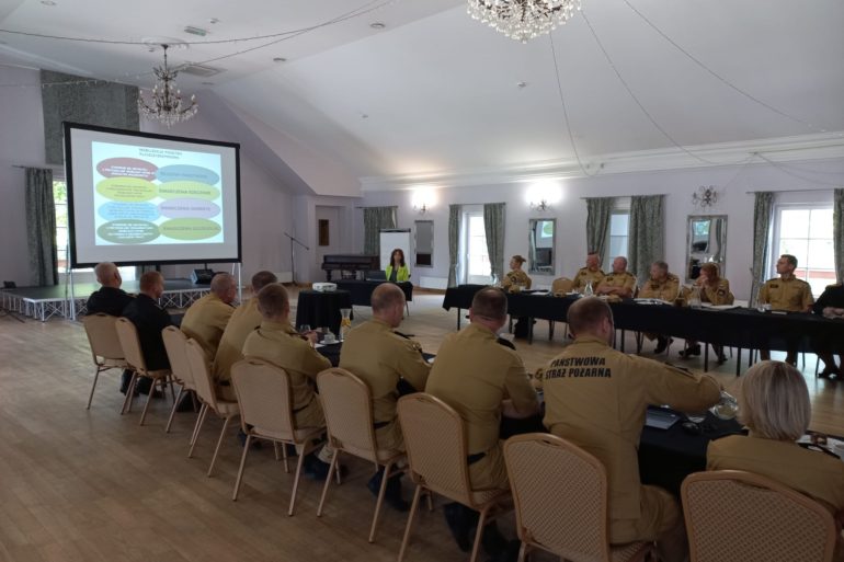 Odprawa szkoleniowa dla pełnomocników ds. ochrony informacji niejawnych oraz funkcjonariuszy odpowiedzialnych za sprawy obronne w komendach powiatowych (miejskich) PSP z terenu woj. lubelskiego.