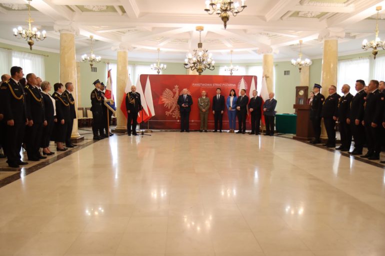 Uroczysta zbiórka podsumowująca obchody Dnia Strażaka woj. lubelskiego.