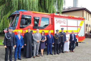 Uroczyste przekazanie samochodu pożarniczego dla OSP Jarczów