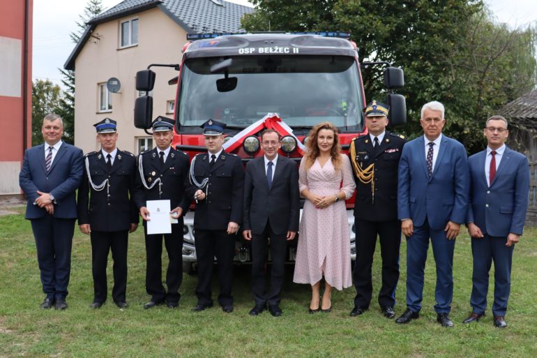 Uroczyste przekazanie samochodu pożarniczego dla jednostki OSP Bełżec II