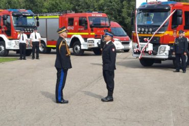 Uroczyste przekazanie samochodu ratowniczo-gaśniczego Ochotniczej Straży Pożarnej w Dębowej Kłodzie