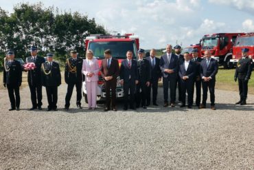 Uroczyste przekazanie samochodu ratowniczo-gaśniczego dla OSP Świdno