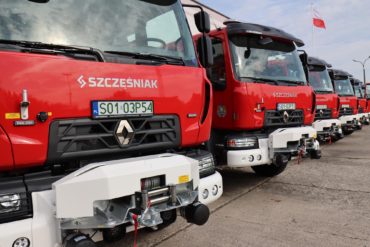 Uroczysta zbiórka z okazji przekazania 8 nowych samochodów ratowniczo-gaśniczych oraz 83 agregatów prądotwórczych do jednostek PSP i OSP z woj. lubelskiego