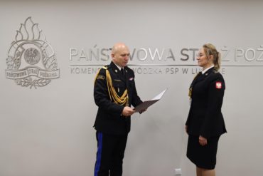 Lubelski Komendant Wojewódzki wręcza Pani brygadier Katarzynie Grzegorczyk-Wysockiej mianowanie na stanowisko Naczelnika Wydziału Organizacji i Nadzoru