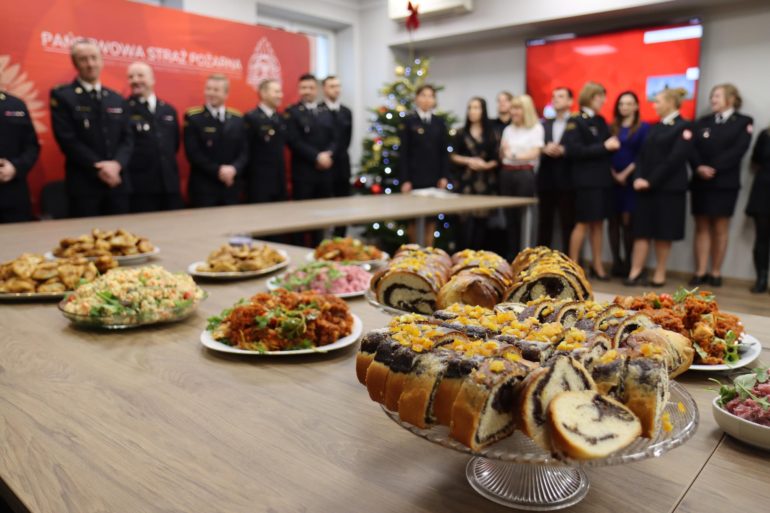 Spotkanie wigilijne funkcjonariuszy i pracowników cywilnych Komendy Wojewódzkiej PSP w Lublinie